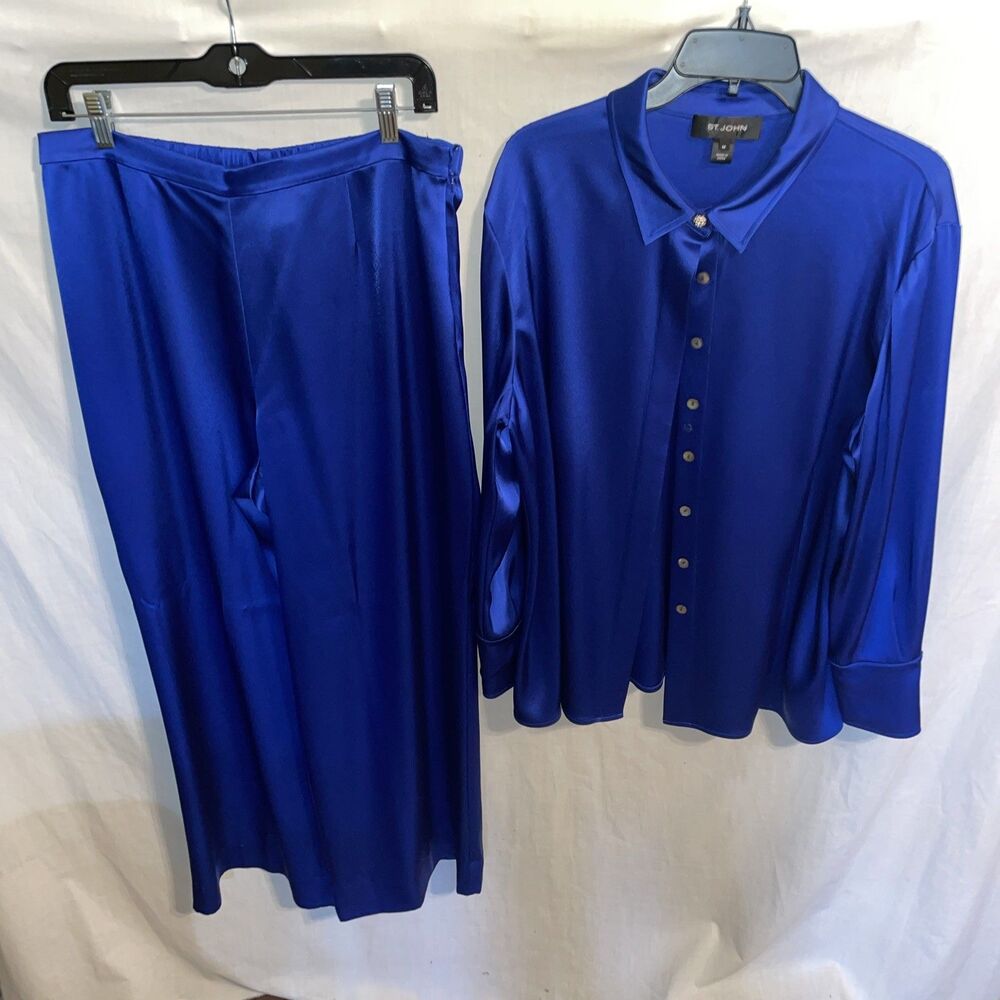 St. John Women’s Pant Shirt 2 Pc. Set Size Medium Royal Blue Going Out Party Fun